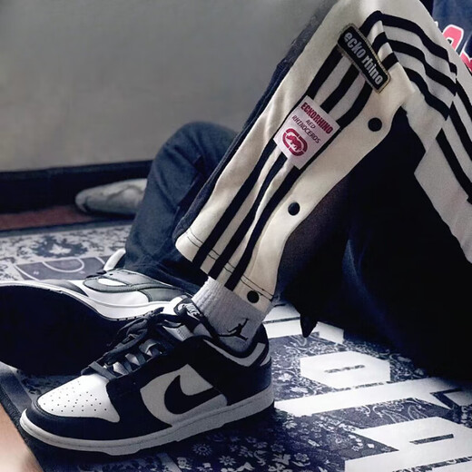 
NIKE Nike Dunk Low Black and White Panda Men and Women Low Top Casual Board Shoes DD- Genuine Black and White Panda Women DD1503-101 39