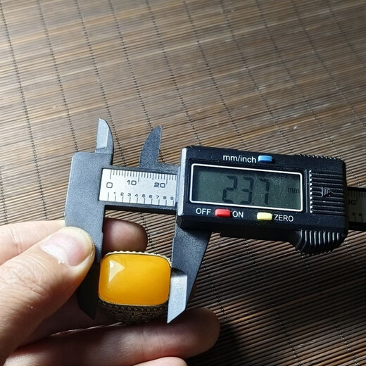 Ruoximeng antique antique Qing Dynasty style chicken fat yellow beeswax ring ring old silver inlaid open silver ring pure silver ring ring antique antique Qing Dynasty style chicken fat yellow beeswax ring face