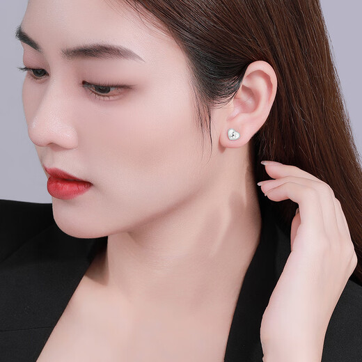 Chao Acer Love Dragon Scale Platinum Earrings Platinum PT950 Mirror Earrings Birthday Gift for Women Priced One Pair, Includes Silicone Ear Plugs (labor cost 300 yuan) 1.65g