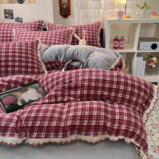 La Chapelle milk velvet four-piece winter baby flannel sheet quilt cover 2025 new bedding Gooseberry berry sheet style 1.5m four-piece set
