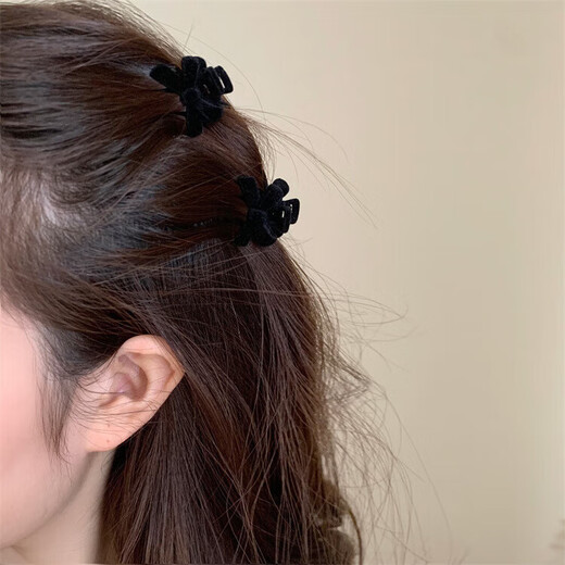 Retro flocked mini bow small clips for women winter side bangs clip princess hair shark clip hairpin flocked black small clips a pair
