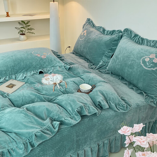 Hongdou 2025 new autumn and winter baby velvet bow patch embroidered bed cover style four-piece set light luxury elegant lace design bow patch embroidery - lake green four-piece set 1.5 bed cover style (quilt cover 200*230cm)