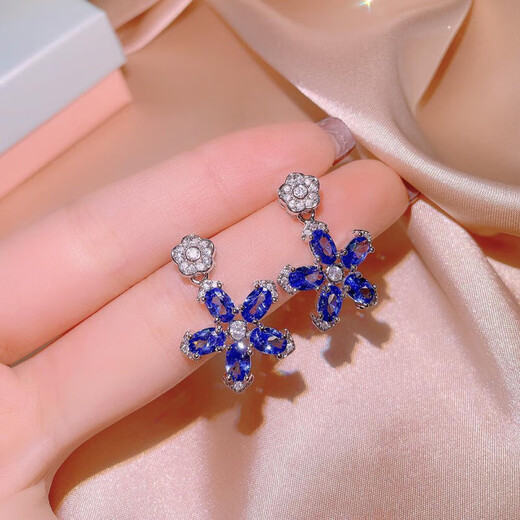 Lihu Tanzanite Snowflake Bone Chain Necklace Female Internet Celebrity Light Luxury Purple Simple S925 Sterling Silver Earrings Ring Set (Earrings)
