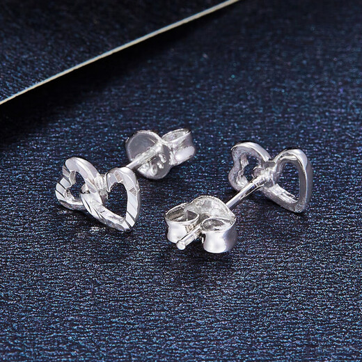 Beijing Gold Trading Center Co., Ltd. platinum earrings double-heart earrings as gifts for girlfriends, about 1.23g