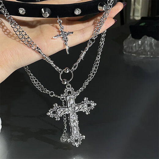 Beautifully made dark y2k hot girl style leather rivet choker stacked cross necklace female personality subculture clavicle chain silver cross leather rope set