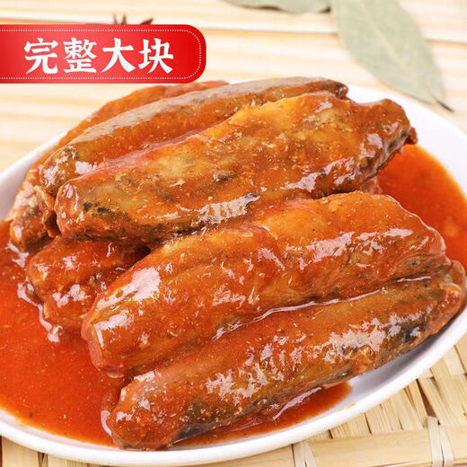 Canned sardines in tomato sauce 425g canned mackerel, seafood, tomato and fish, ready to eat with rice and wine, outdoor canned mackerel in tomato sauce, 425g*1 can