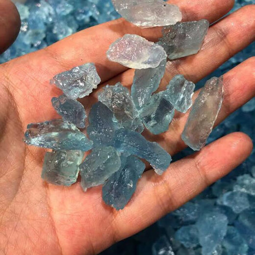 Jiaye quality aquamarine rough stone Tanzania 15-25mm high ice penetration pendant ore specimen blue water ice penetration blue 5g pack