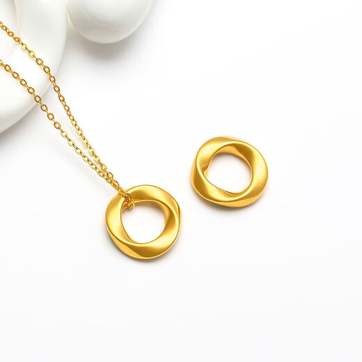 Chow Tai Fook Pure Gold 999 Möbius Ring Pendant Pure Gold Collarbone Necklace Valentine's Day Birthday Gift Pure Gold with 18k Titanium Chain