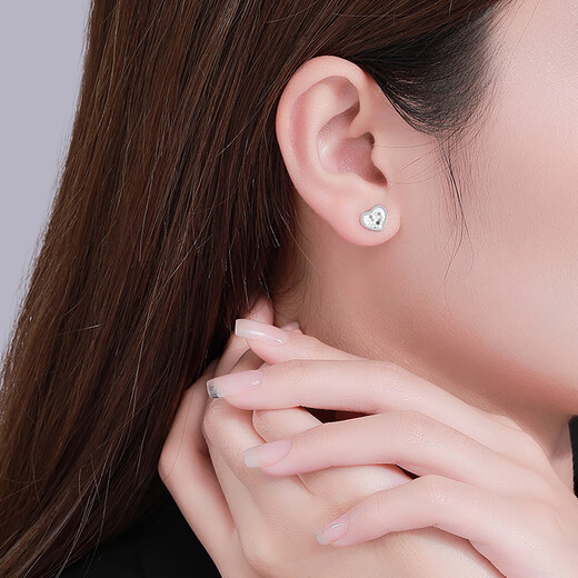 Chao Acer Love Dragon Scale Platinum Earrings Platinum PT950 Mirror Earrings Birthday Gift for Women Priced One Pair, Includes Silicone Ear Plugs (labor cost 300 yuan) 1.65g