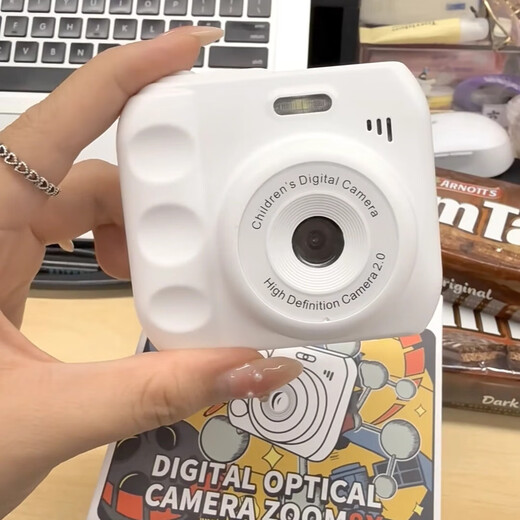 Fuyu CCD-Digitalkamera, günstig für Studenten und Kinder, kann auf Mobiltelefone hochgeladen werden, tragbare hochauflösende Pixel der Einstiegsklasse, Doppelkamera vorne und hinten, Selbstporträtvideo, Spielzeug-Polaroidfilter, weiß – Dual-Kamera-Selfie – Fülllicht, Geschenkbox, Paket 2, 16 G, kann 3000 Fotos aufnehmen – kann auf Mobiltelefon übertragen werden