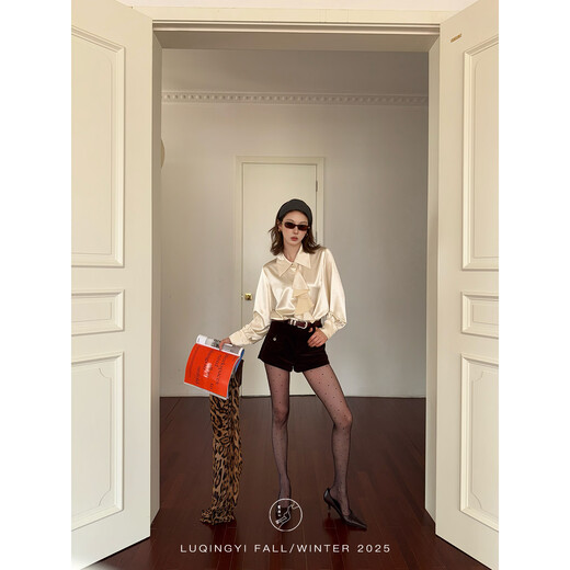 Lu Qingyi original curly haze retro glossy satin shirt women's autumn and winter design ruffled casual top champagne color M photo wear