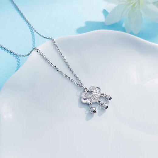 Laofu gold platinum peace and luck bell fish scale blessing lock set chain as a gift for your girlfriend as a gift, about 4.48g