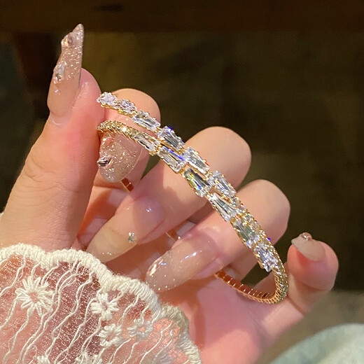 Hua Youxin Persimmon Explosive Snake Bracelet Women's Zircon Surround Silver Bracelet 2025 New Bracelet Bracelet Light Luxury Niche Hand Jewelry Explosive Snake Shape Snake Tail Trapezoid Surround Bracelet Silver