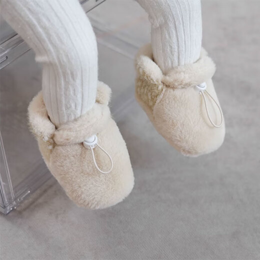 Ouyu newborn baby cotton shoes 0-6-12 months baby autumn and winter warm furry foot socks indoor and outdoor toddler shoes velvet thickened double-sided wearable (off-white stars) (inner length 12CM) 1 pair one size 12