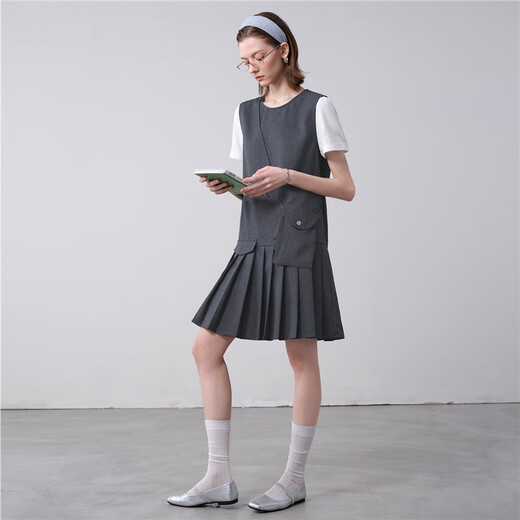 
Giordano designer pleated skirt for women with diagonal strap round neck fake two-piece dress 18465523