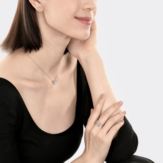 Chow Sang Sang Pt950 Platinum Daily Luxe Butterfly Platinum Pendant Pendant without Plain Gold Necklace 90255P Pricing