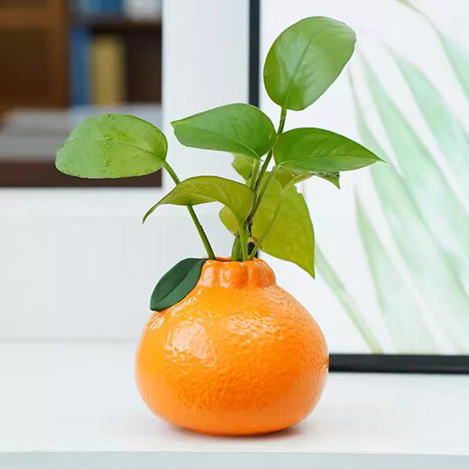 Love has been filled with sugar, simulated orange art vase, simple ceramic vase, birthday gift, living room table decoration, vase height 10cm