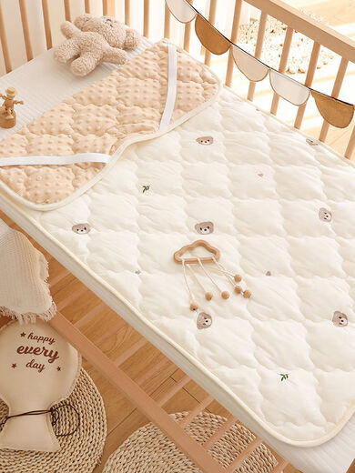 Fantasy newborn crib pure cotton type A baby autumn and winter thickened quilted mattress kindergarten children splicing beige-Forest Bear sheet model double-sided 40*80cm