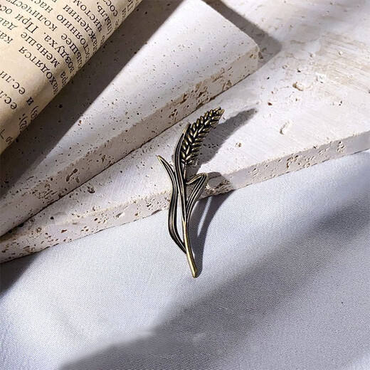 This gentleman's men's brooch has a retro temperament, three-dimensional wheat ears, suit shirt brooch, men's old-style high-end collar pin buckle accessories, retro wheat ears brooch, old silver