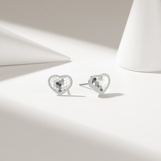 Chao Acer Love Dragon Scale Platinum Earrings Platinum PT950 Mirror Earrings Birthday Gift for Women Priced One Pair, Includes Silicone Ear Plugs (labor cost 300 yuan) 1.65g