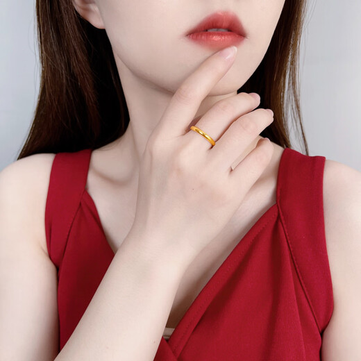 Lao Fengxiang pure gold flowing plain ring jewelry glossy closed loach back gold ring 10 rings 1.18g