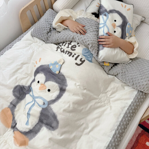 MOEDOOBIE Baby Cartoon Beanie Quilt Class A Beanie Velvet One-piece Quilt Children's Blanket Quilt Winter Quilt Soy Bean Quilt Thickened to Keep Warmth Large Version - Strawberry Rabbit Winter Quilt 120*150cm One-piece Quilt