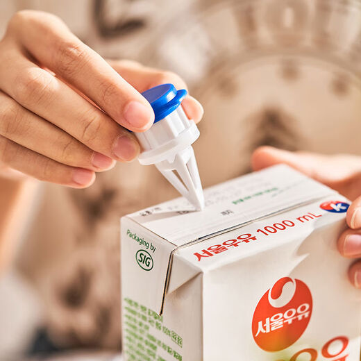 Sanqihu creative milk carton diversion sealing cap adds a fresh-keeping lid to large-capacity carton drinks. Japanese style diversion mouth sealer 4 pieces. Item No. 5179