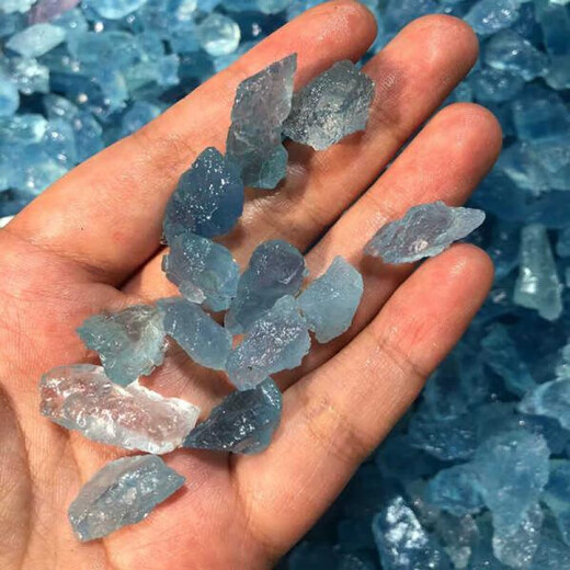 Jiaye quality aquamarine rough stone Tanzania 15-25mm high ice penetration pendant ore specimen blue water ice penetration blue 5g pack