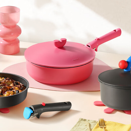 CaROTE non-stick pan removable handle pan household flat-bottomed titanium wok three-piece pot set full set household 7-piece powder set