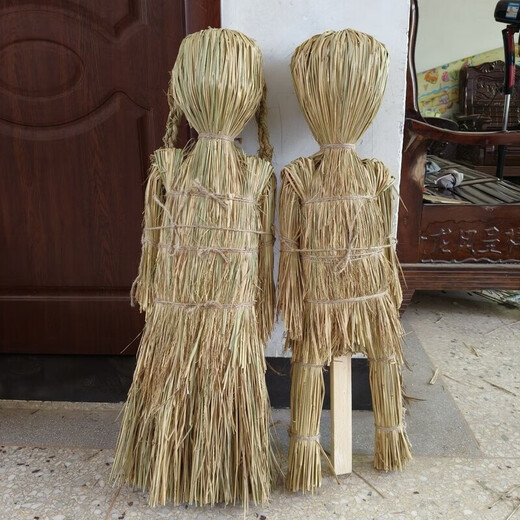 Scarecrow handmade weaving craft Halloween props Scarecrow small size about 18 cm for men