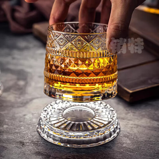 Depinte decompression luminous rotating whiskey glass foreign wine cup Internet celebrity rotating cup water cup crystal glass beer cup diamond 1 piece