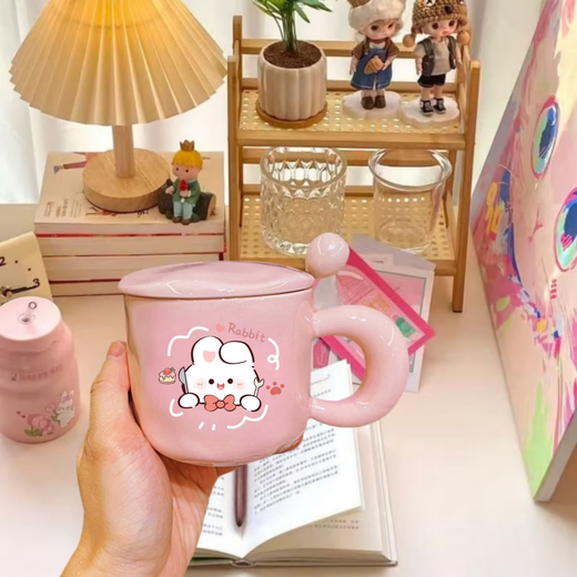 Cute fufu bunny ceramic mug with lid and spoon as a beautiful and meaningful birthday gift for girls. Strawberry rabbit, hand pinch pattern, cup + lid + round spoon