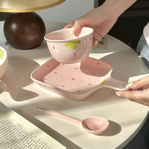 Cream powder strawberry ceramic bowl and spoon for household high-looking rice bowl girl's heart dessert bowl underglaze color tableware set 1 piece light pink strawberry handle plate