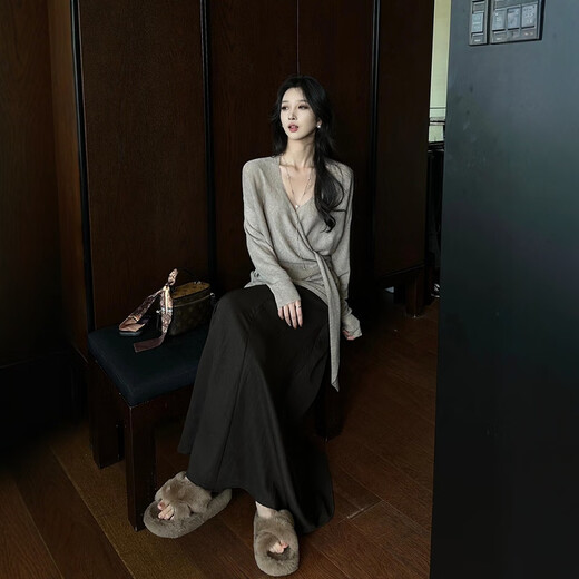 Su Yuwei old money style lazy high-end cross v-neck knitted bottoming shirt for women autumn and winter waist strap sweater inner top oatmeal color follow the store - free shipping insurance S (80-95Jin Jin is equal to 0.5 kg)