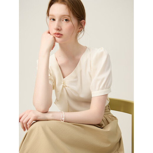 Fansilanenfanslanen französische plissierte v-heck-Shirt Frauen Sommerdesign Nische Chiffon Pendler Top 12187 Bouquet Pulver XS