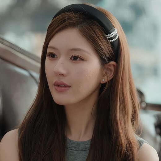 Dongyi's carefully selected headband for women Xu Yan's same style high-ceiling sponge headband, high-end, simple and exquisite, hair card headband outside washing face