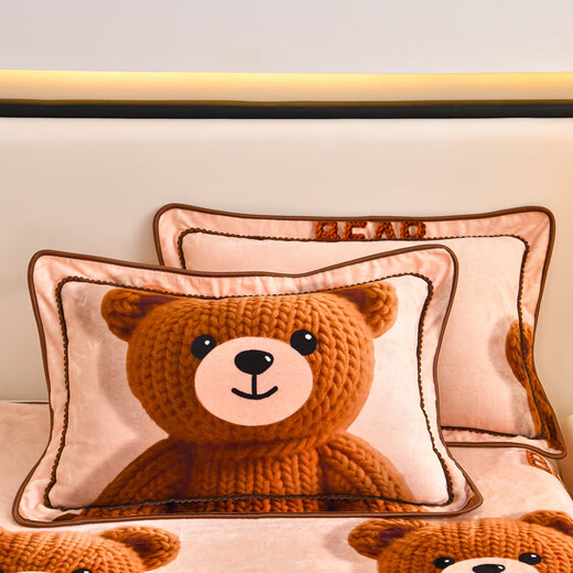 Winter thickened milk velvet four-piece bed skirt style coral velvet gold mink velvet quilt cover double-sided flannel bedding KT Bear bed sheet hanging edge style 1.8 four-piece set-quilt cover 200*230cm