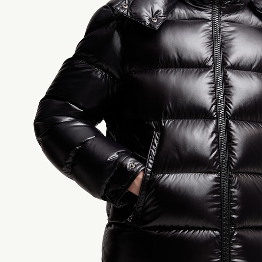 Moncler Maire Women's Hooded Short Down Jacket - Black M (2)