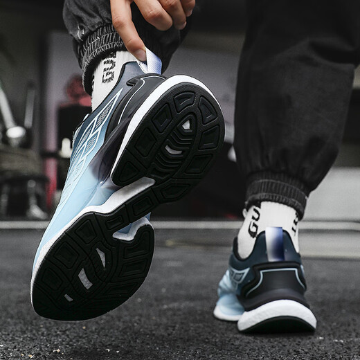 Nuevos zapatos deportivos de verano Autumn e invernal de otoño e invierno botón de giro Running Zapatos ultra ligeros Atacos y zapatos transpirables Hombres 9887 LIGHTA AZUL [superficie de cuero] 42