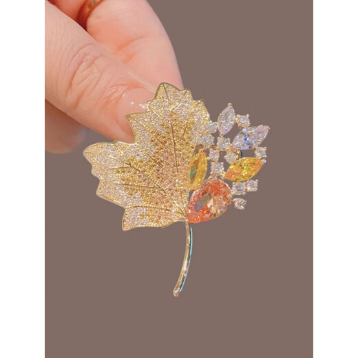 SNQP Light Luxury Diamond Maple Leaf Brooch Women's Exquisite Corsage Coat Jacket Accessories Design Anti-Light Champagne Gold #Rhinestone Maple Leaf Brooch
