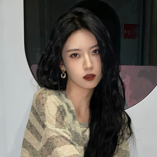 Fan Shengyu retro brown earrings for women in autumn and winter irregular niche light luxury earrings temperament high-end Hong Kong style earrings Maillard hollow earrings a pair