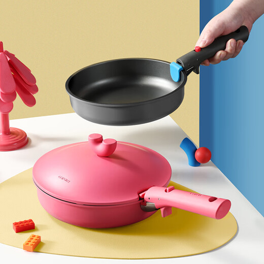 CaROTE non-stick pan removable handle pan household flat-bottomed titanium wok three-piece pot set full set household 7-piece powder set