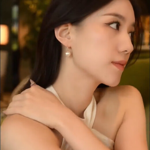 925 silver high-heeled shoes pearl earrings for women niche high-end ear hooks high-end fashion earrings versatile temperament earrings 12mm white pearl gold earrings one pair