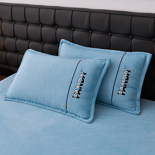 MPPMCK2025 New Red Panda Embroidery Model High Weight Milk Velvet Four-piece Set Red Panda-Baby Blue Sheet Type 1.5m Four-piece Set