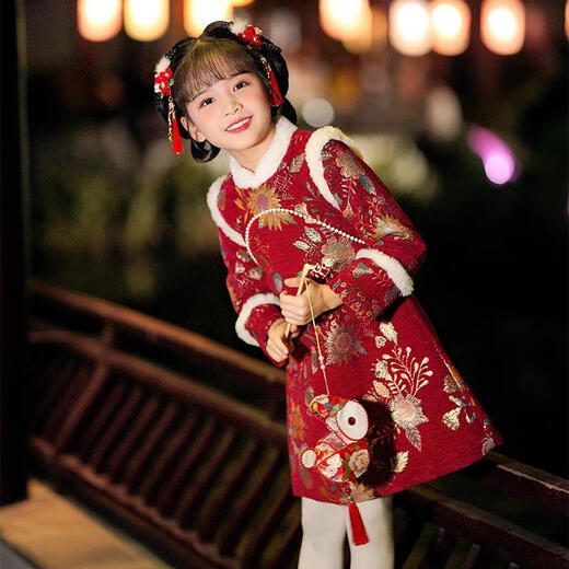 Disney (Disney) Hanfu Girls Tang Suit New Year's Eve Clothes Children's New Year's Winter Clothes Cheongsam Autumn and Winter New Year's Clothes Chinese Style Skirt New Style Red Quilted + Hand Warmer Bag 90