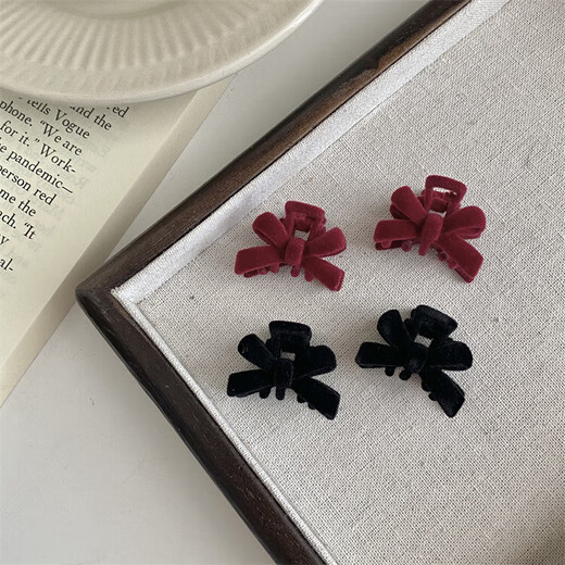 Retro flocked mini bow small clips for women winter side bangs clip princess hair shark clip hairpin flocked black small clips a pair