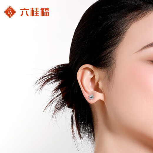 LIU GUI FU JEWELRY platinum peach blossom earrings for women 2025 new simple and versatile pt950 platinum earrings birthday gift for girls 1.76g platinum peach blossom earrings