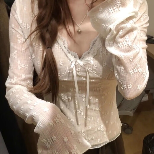 Miao Yijia white t-shirt women's long-sleeved v-neck right shoulder top for outer wear 2025 autumn new slimming bottoming shirt slim fit for inner wear Pure desire style apricot lace v-neck long-sleeved top One size fits all Recommended 115Jin Jin equals 0.5kg