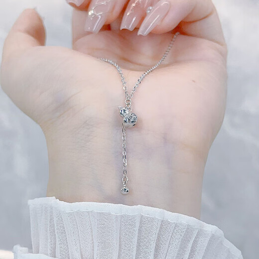 Lao Fengxiang platinum hollow adjustable fortune and fortune double to gold beads tassel fortune gourd set chain platinum jewelry white gold about 3.93g