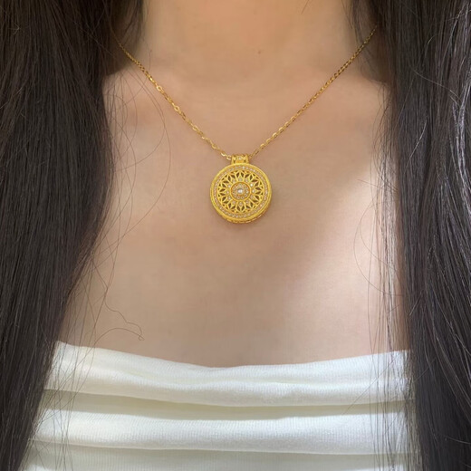 18K gold diamond filigree pendant diamond necklace male couple same style birthday gift for girlfriend versatile necklace female yellow